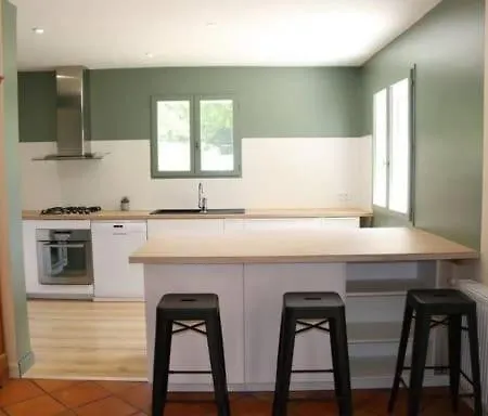 Spacieuse En Ardeche Avec Piscine , En Bord De Riviere
