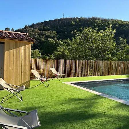Spacieuse En Ardeche Avec Piscine , En Bord De Riviere Chirols